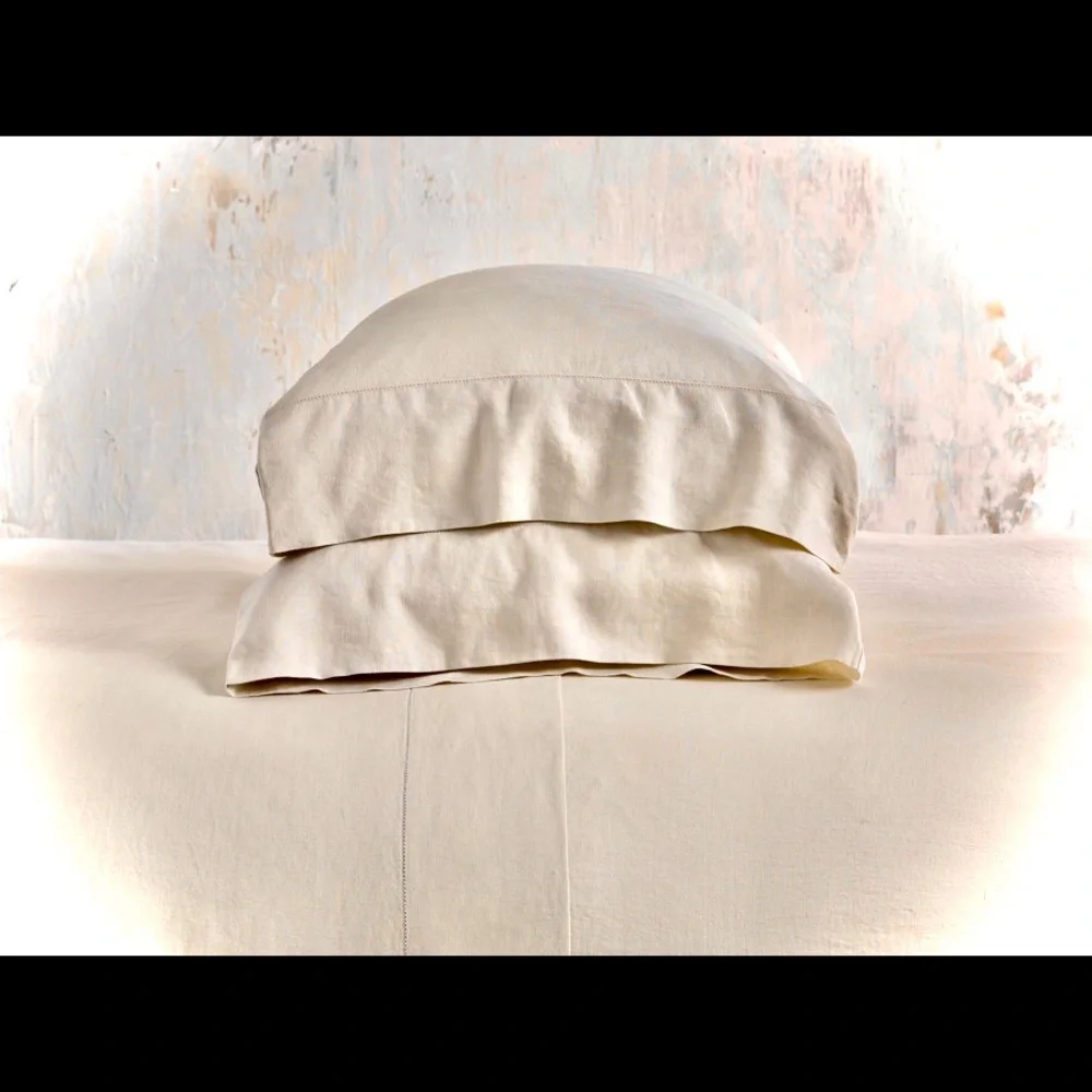 NEW TWO Arhaus Italian Linen Pillowcase Set - Picture 8 of 8